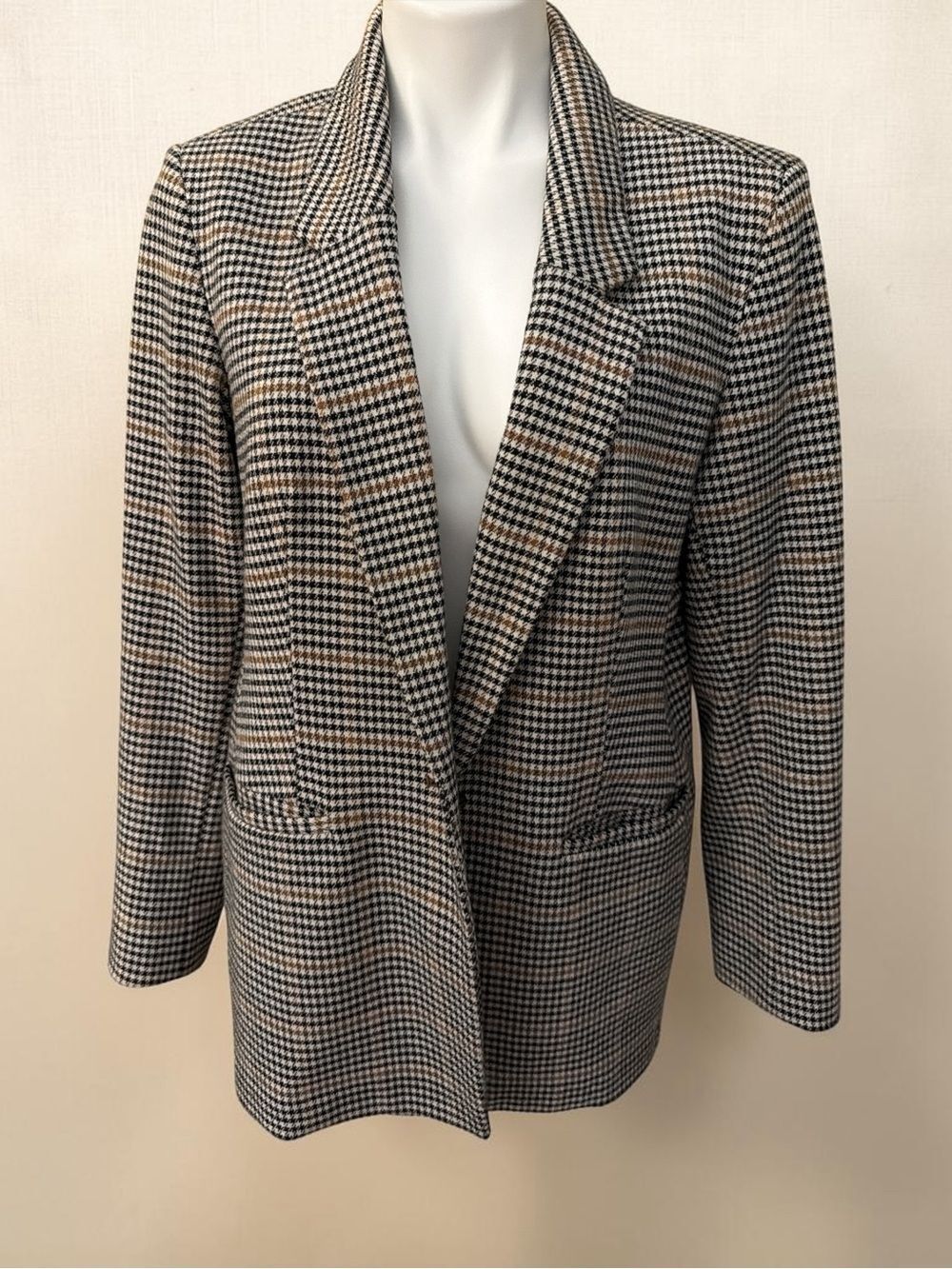 Old Navy Houndstooth One Button Jacket in Black, Beige & Brown